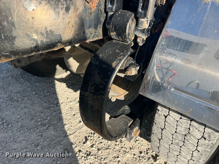 image for item DP2112 2006 Kenworth T800  semi truck