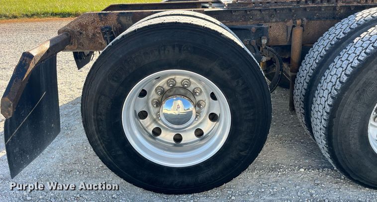 image for item DP2112 2006 Kenworth T800  semi truck