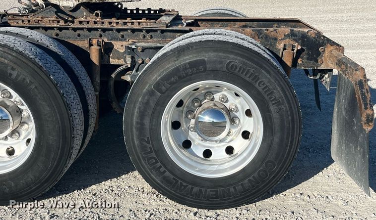 image for item DP2112 2006 Kenworth T800  semi truck