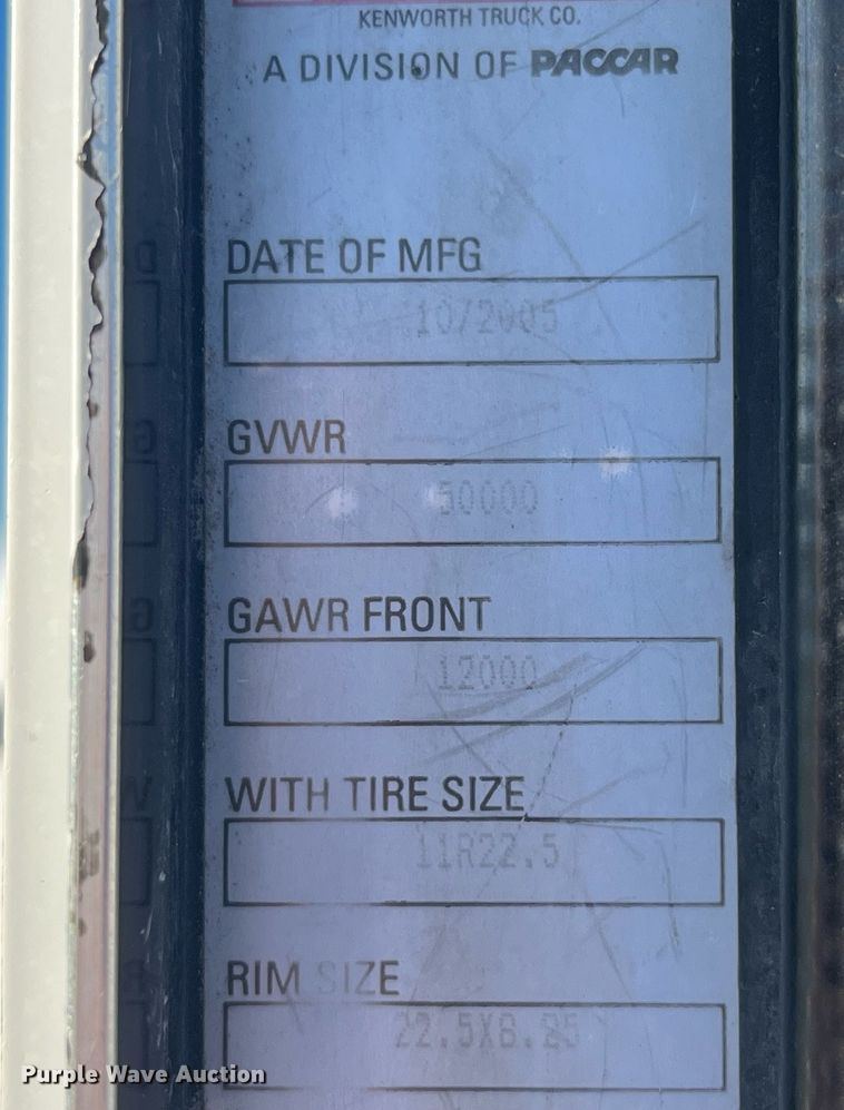 image for item DP2112 2006 Kenworth T800  semi truck