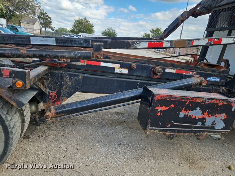 image for item DP2480 1999 Volvo WG64  roll-off container truck