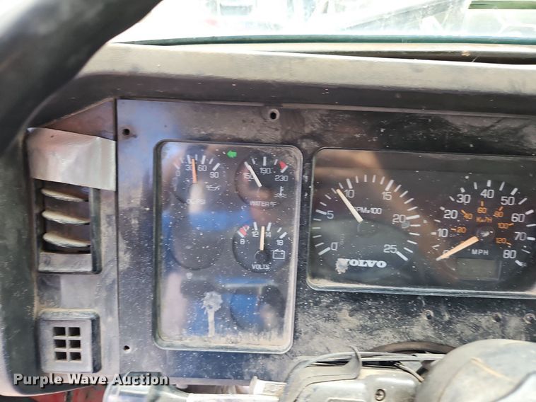 image for item DP2480 1999 Volvo WG64  roll-off container truck