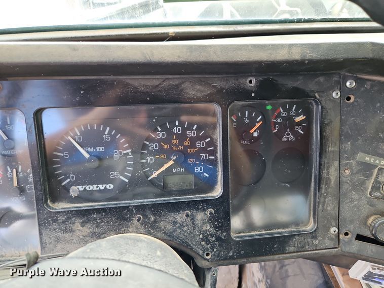 image for item DP2480 1999 Volvo WG64  roll-off container truck