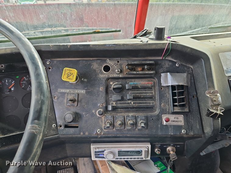 image for item DP2480 1999 Volvo WG64  roll-off container truck