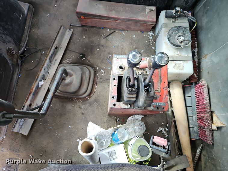 image for item DP2480 1999 Volvo WG64  roll-off container truck