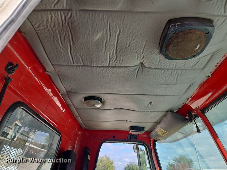 image for item DP2480 1999 Volvo WG64  roll-off container truck