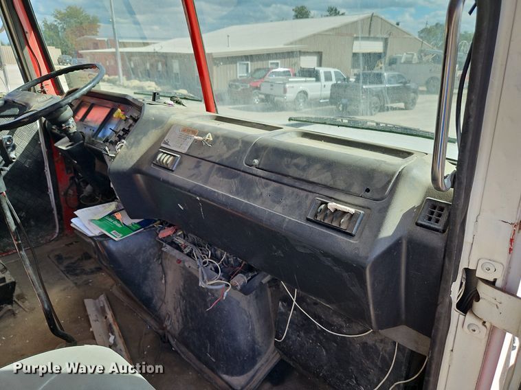 image for item DP2480 1999 Volvo WG64  roll-off container truck