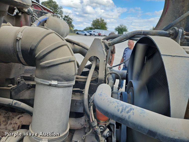 image for item DP2480 1999 Volvo WG64  roll-off container truck