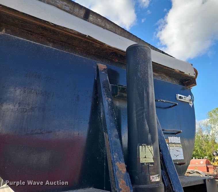 image for item DP2481 2001 Clement RKMS2827-AIR  end dump trailer