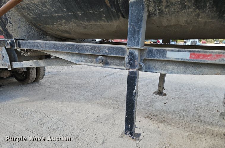 image for item DP2481 2001 Clement RKMS2827-AIR  end dump trailer