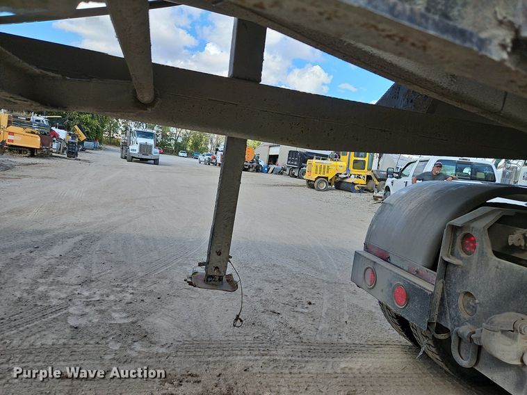 image for item DP2481 2001 Clement RKMS2827-AIR  end dump trailer