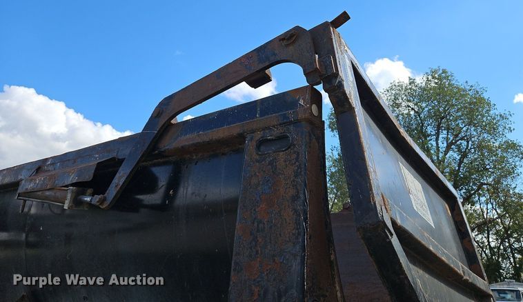 image for item DP2481 2001 Clement RKMS2827-AIR  end dump trailer