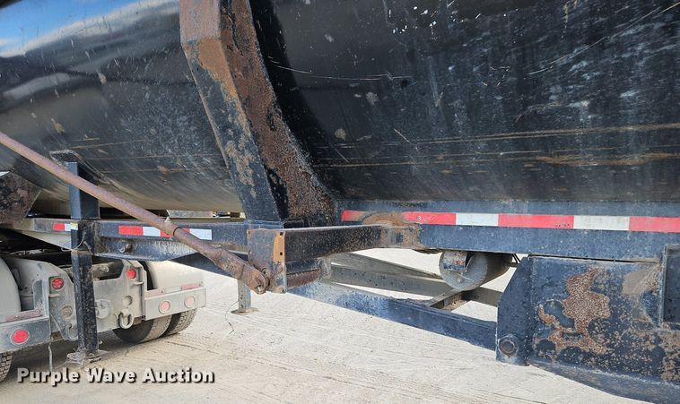 image for item DP2481 2001 Clement RKMS2827-AIR  end dump trailer