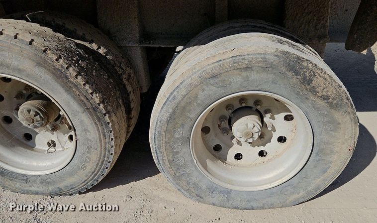 image for item DP2481 2001 Clement RKMS2827-AIR  end dump trailer