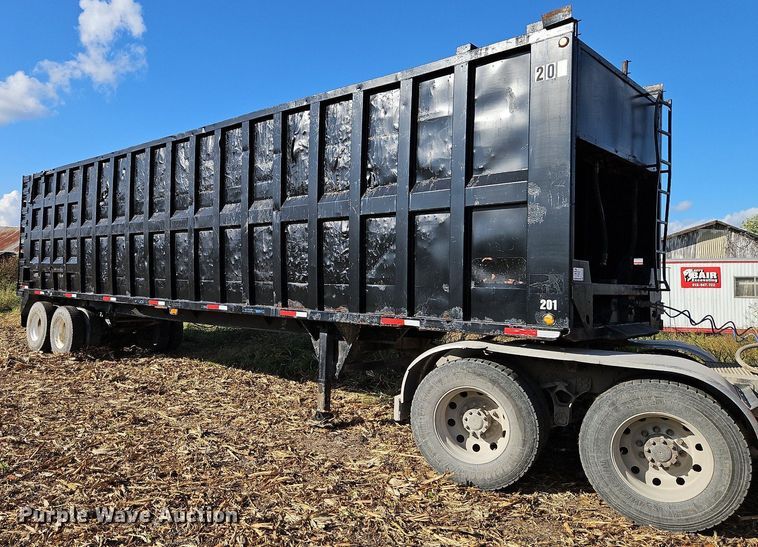 image for item DP2483 1996 Steco SEC38696  refuse trailer