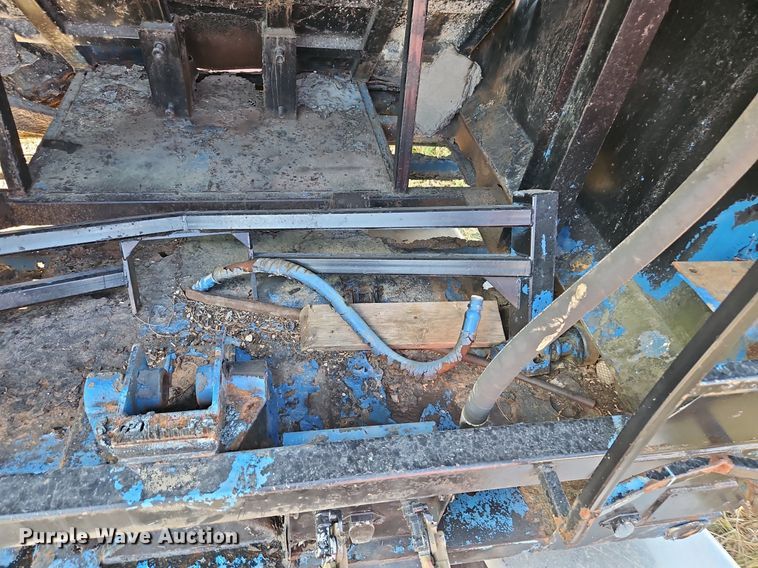 image for item DP2483 1996 Steco SEC38696  refuse trailer