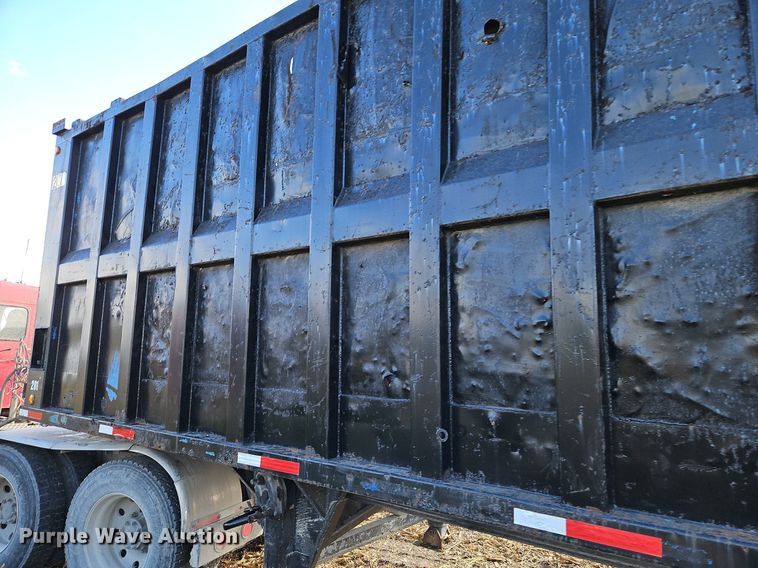 image for item DP2483 1996 Steco SEC38696  refuse trailer