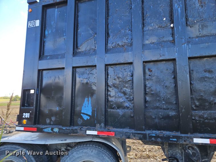 image for item DP2483 1996 Steco SEC38696  refuse trailer