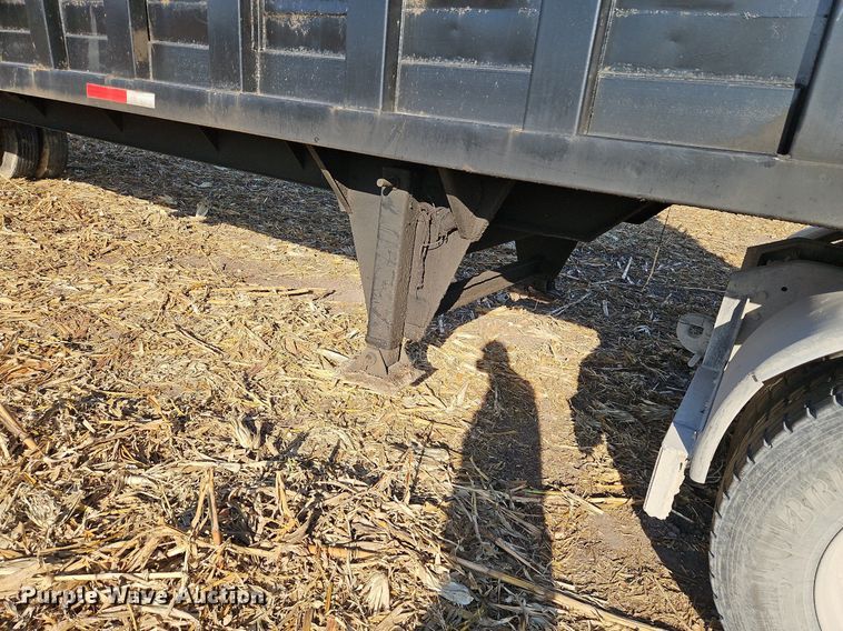 image for item DP2484 1996 Steco SEC38696  refuse trailer