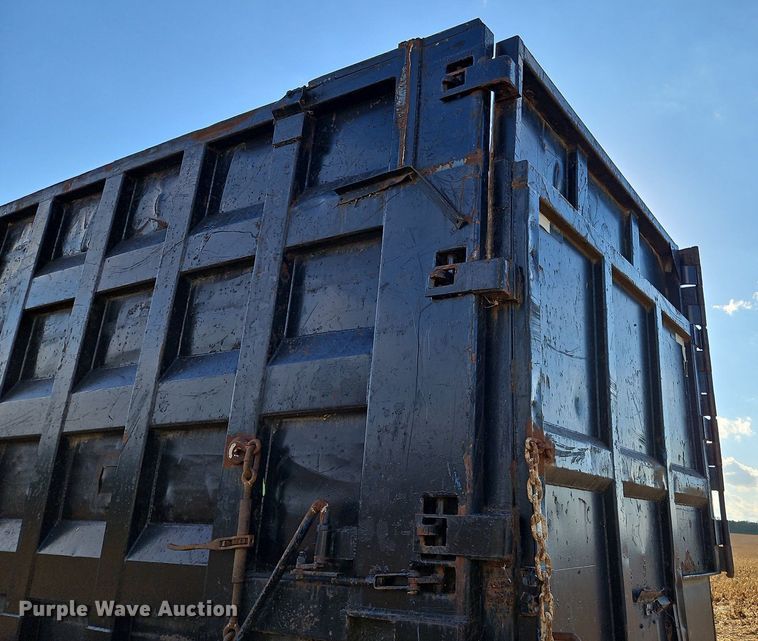 image for item DP2484 1996 Steco SEC38696  refuse trailer