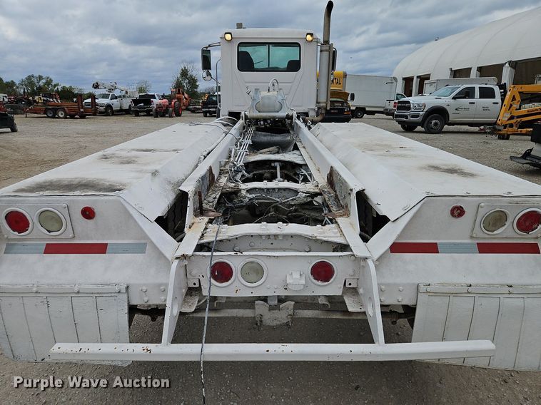 image for item DP2509 2005 Mack CV713  truck chassis