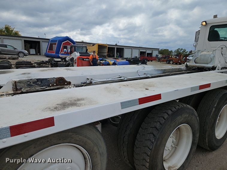 image for item DP2509 2005 Mack CV713  truck chassis