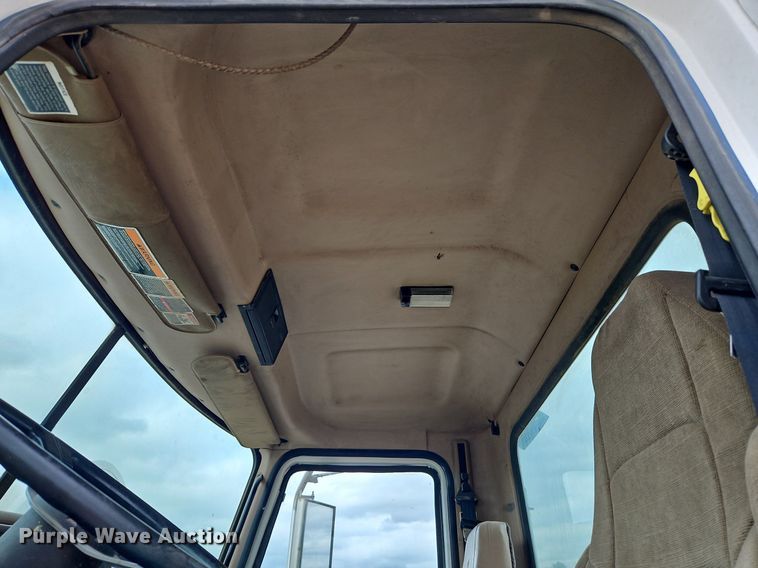 image for item DP2509 2005 Mack CV713  truck chassis