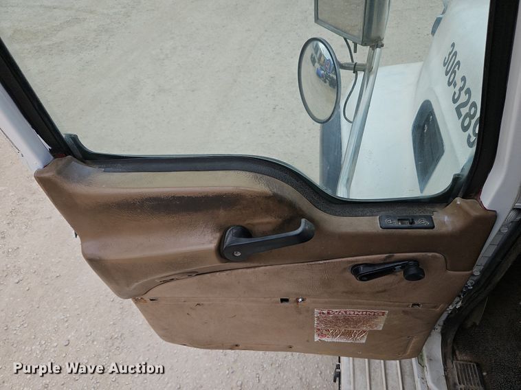 image for item DP2509 2005 Mack CV713  truck chassis