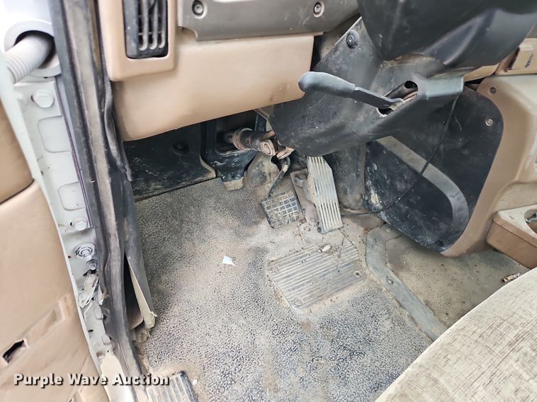 image for item DP2509 2005 Mack CV713  truck chassis