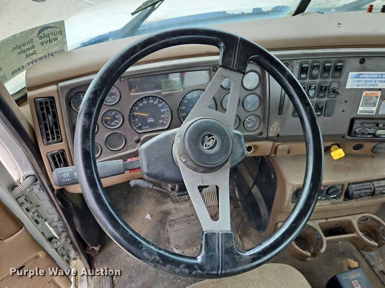 image for item DP2509 2005 Mack CV713  truck chassis