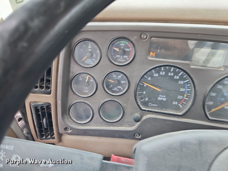 image for item DP2509 2005 Mack CV713  truck chassis