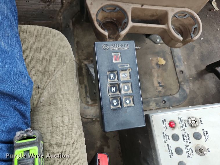 image for item DP2509 2005 Mack CV713  truck chassis