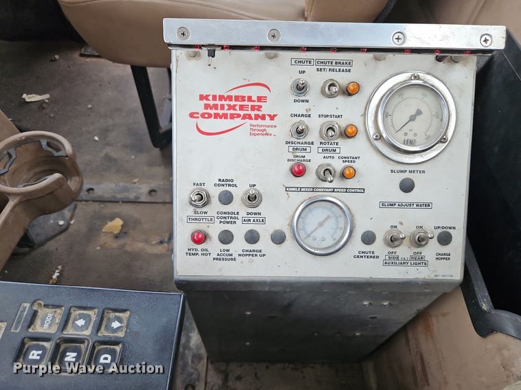 image for item DP2509 2005 Mack CV713  truck chassis