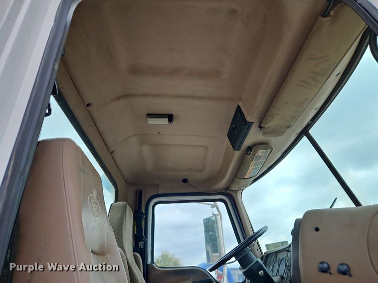 image for item DP2509 2005 Mack CV713  truck chassis