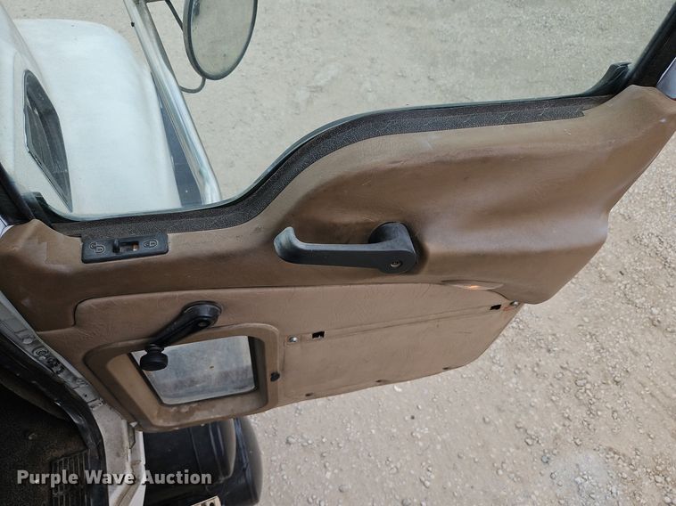 image for item DP2509 2005 Mack CV713  truck chassis