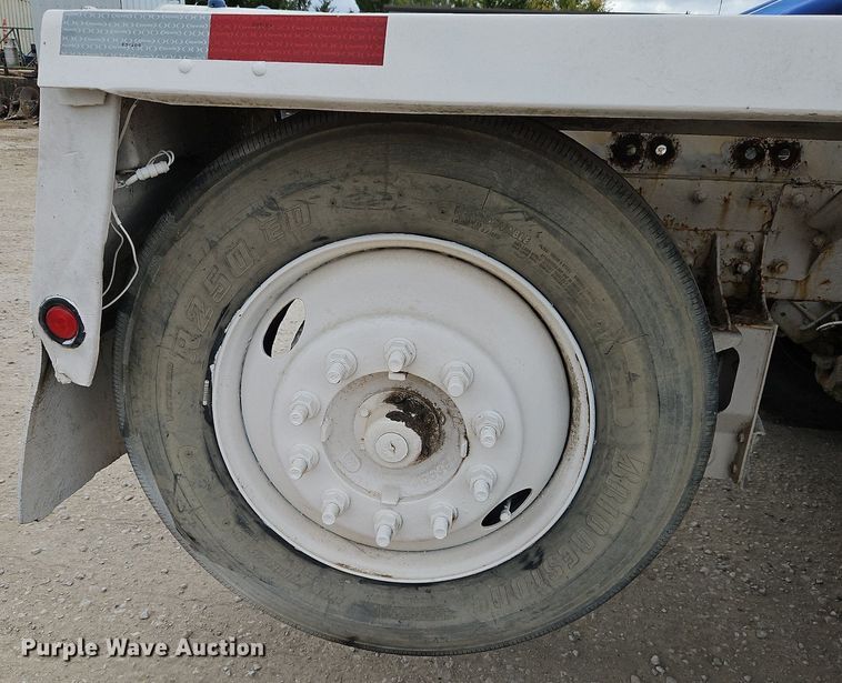 image for item DP2509 2005 Mack CV713  truck chassis