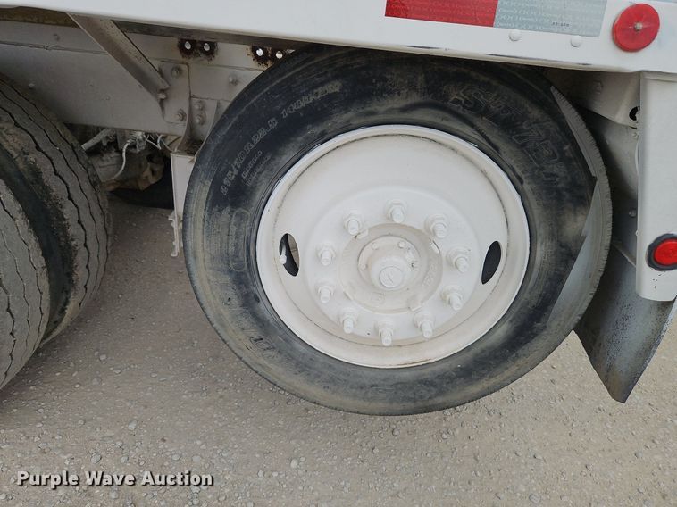 image for item DP2509 2005 Mack CV713  truck chassis