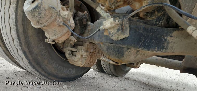 image for item DP2509 2005 Mack CV713  truck chassis