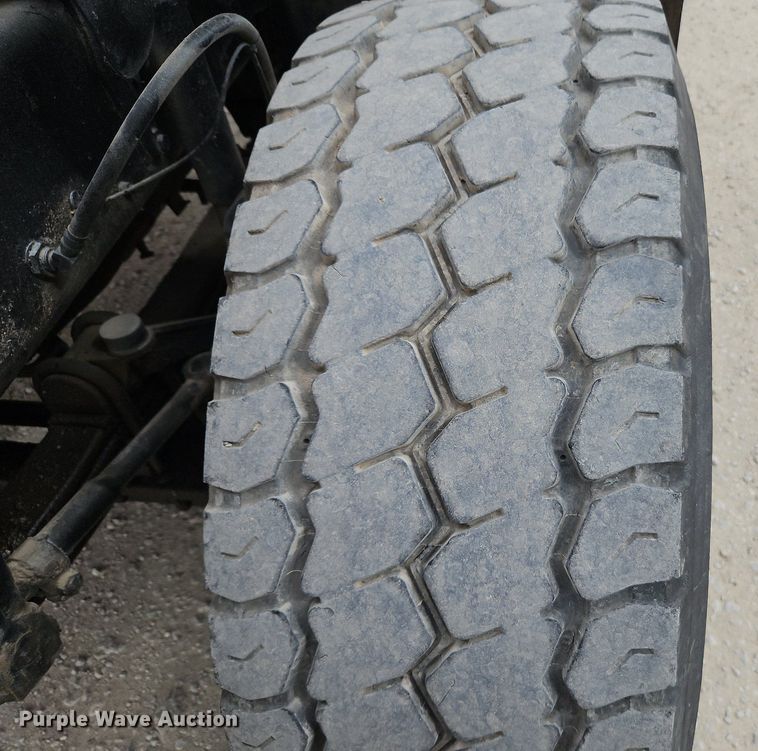 image for item DP2509 2005 Mack CV713  truck chassis