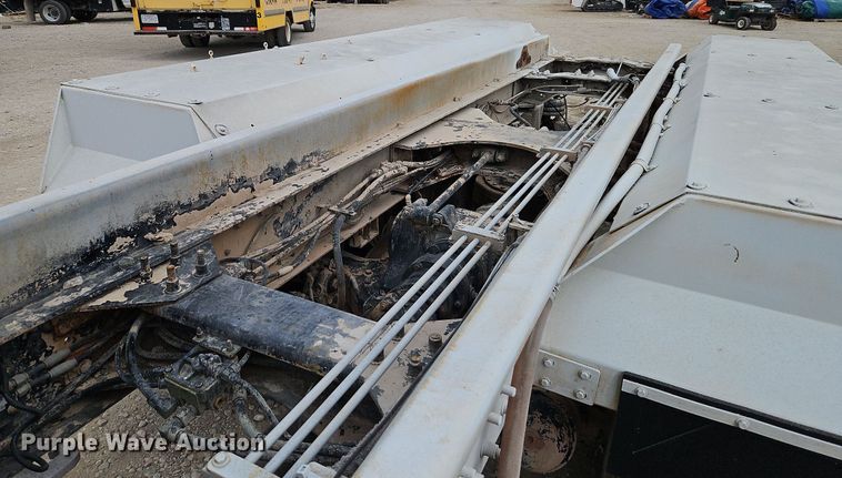 image for item DP2510 2005 Mack CV713  truck chassis