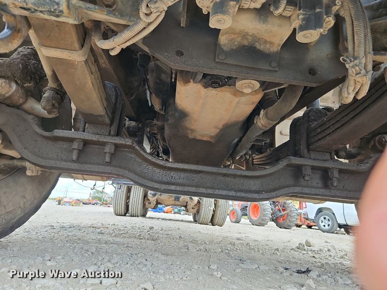 image for item DP2510 2005 Mack CV713  truck chassis