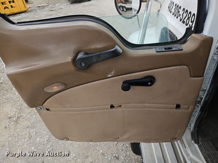 image for item DP2510 2005 Mack CV713  truck chassis