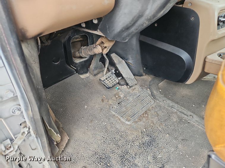 image for item DP2510 2005 Mack CV713  truck chassis