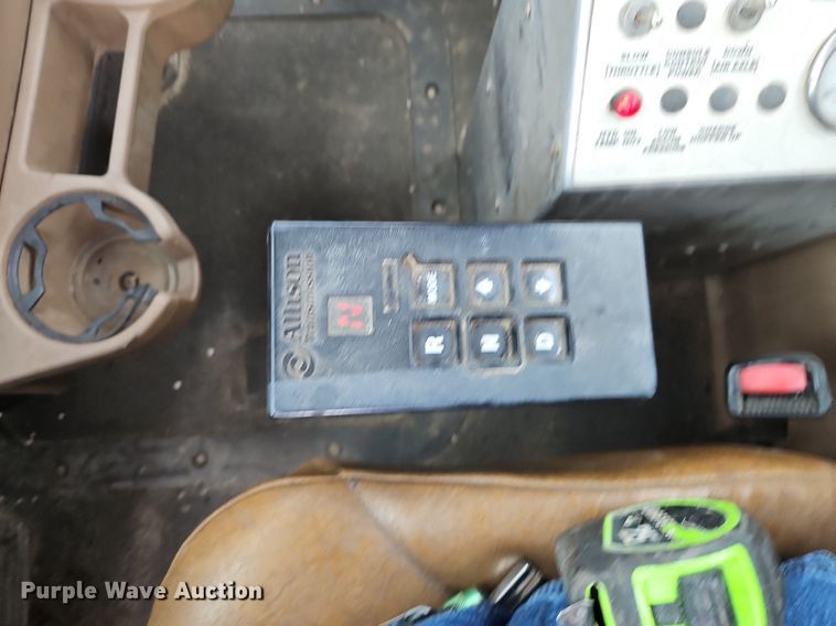 image for item DP2510 2005 Mack CV713  truck chassis