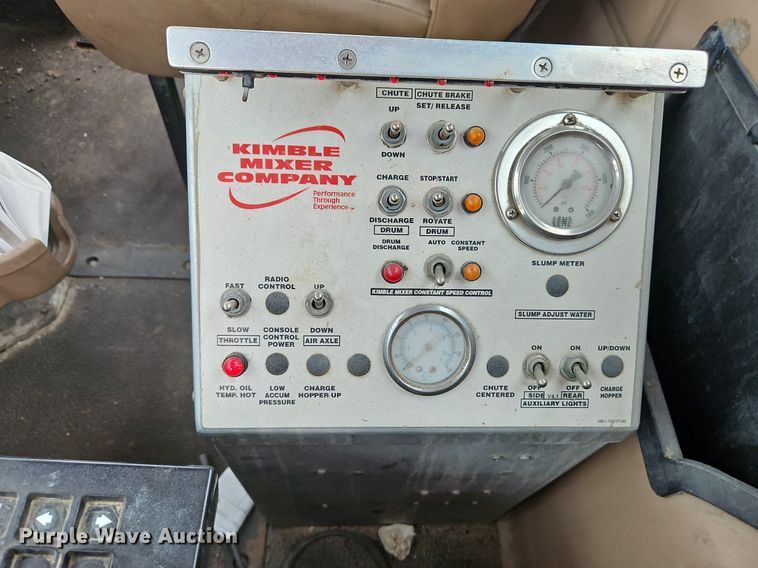 image for item DP2510 2005 Mack CV713  truck chassis