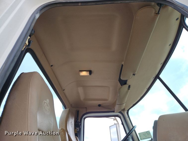 image for item DP2510 2005 Mack CV713  truck chassis