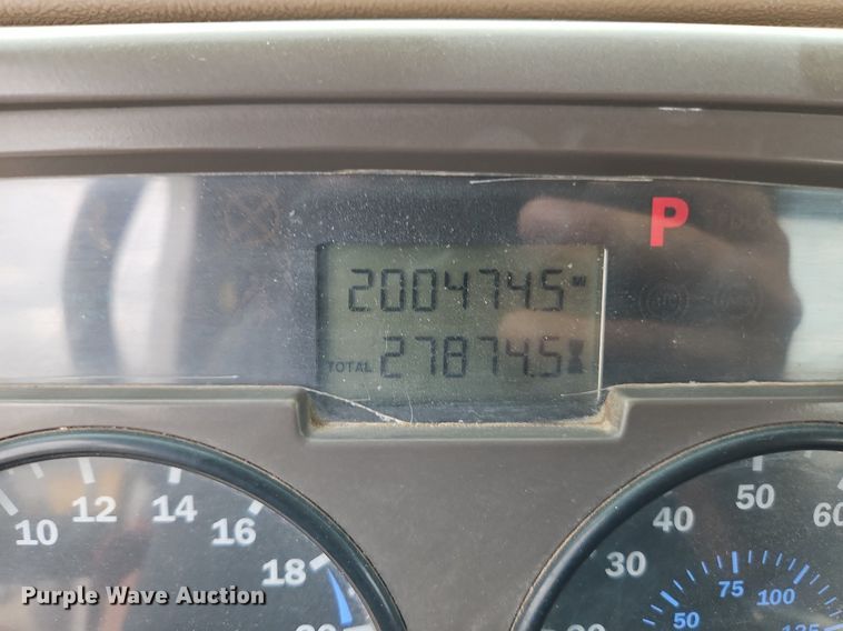 image for item DP2510 2005 Mack CV713  truck chassis