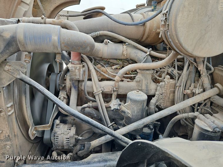 image for item DP2510 2005 Mack CV713  truck chassis