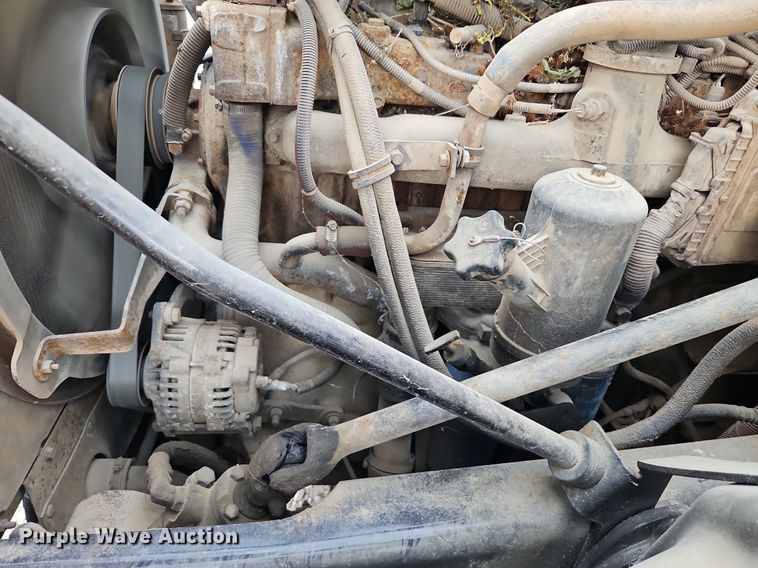 image for item DP2510 2005 Mack CV713  truck chassis