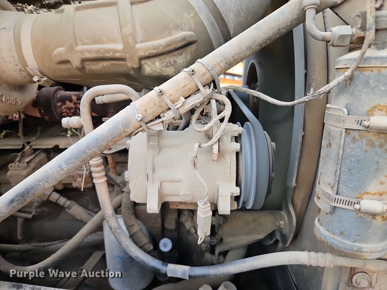 image for item DP2510 2005 Mack CV713  truck chassis